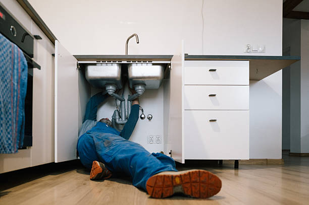 Professional Leak Detection technician working in West Union, IA